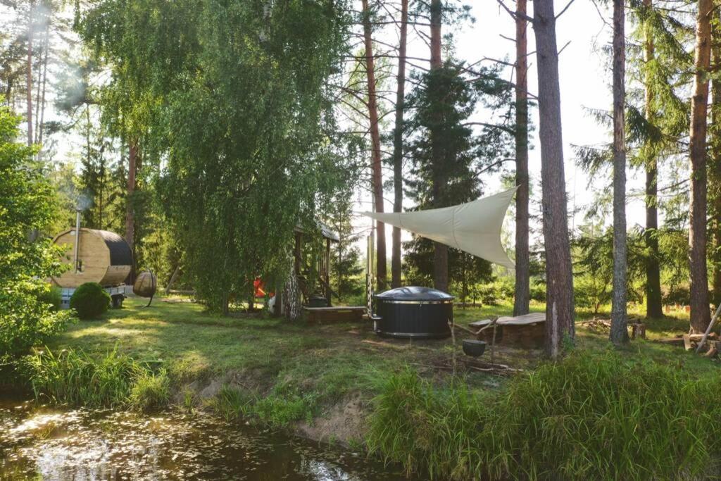 Dragon House In The Tree! Jacuzzi, Sauna ,Cinema,Heated Lici  Buitenkant foto